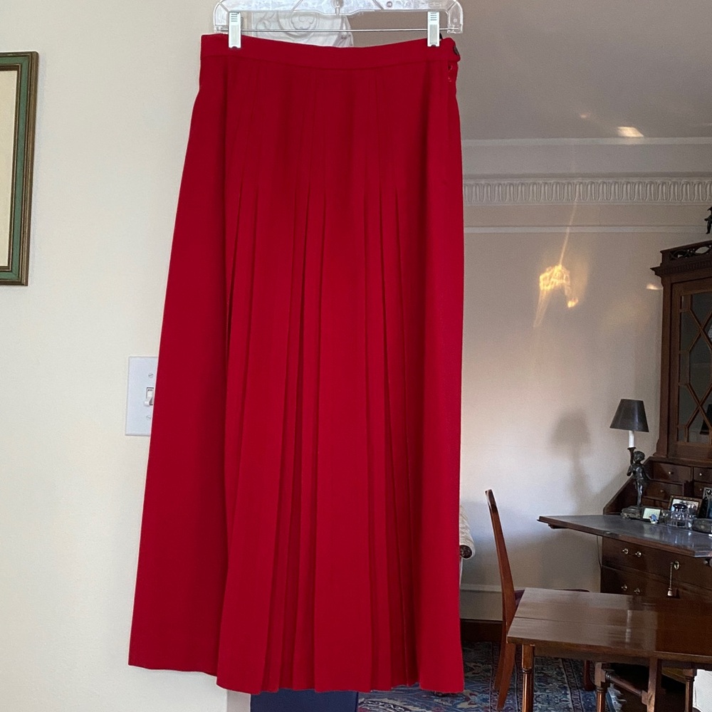 Woolf Brothers Vintage 1980’s Red Pleated 100% Wool A-Line Skirt 28” Waist 6